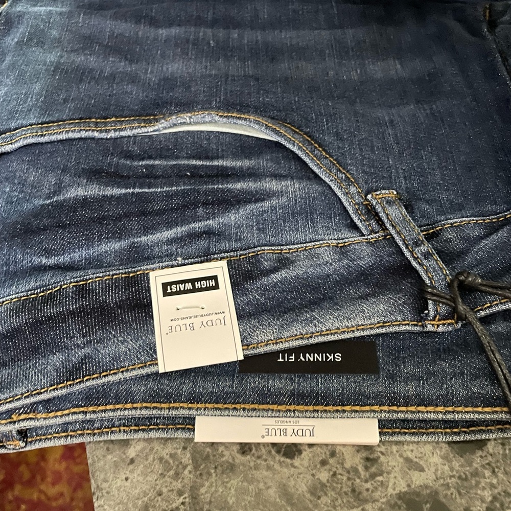 Jeans - Picture 2 of 8